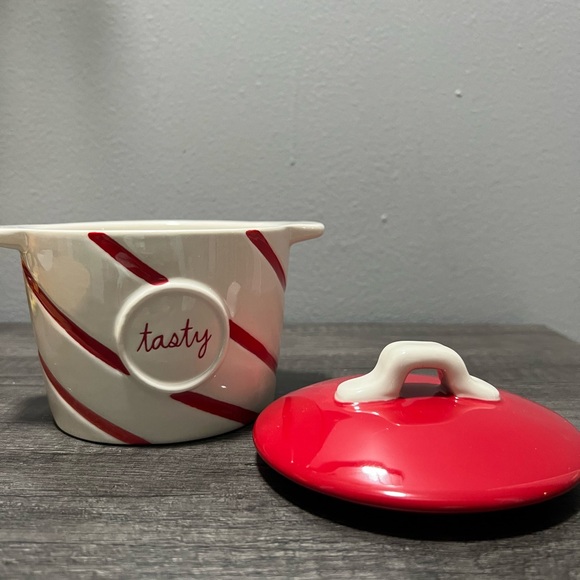 Rae Dunn tasty food storage/ mini crock pot - Picture 6 of 8